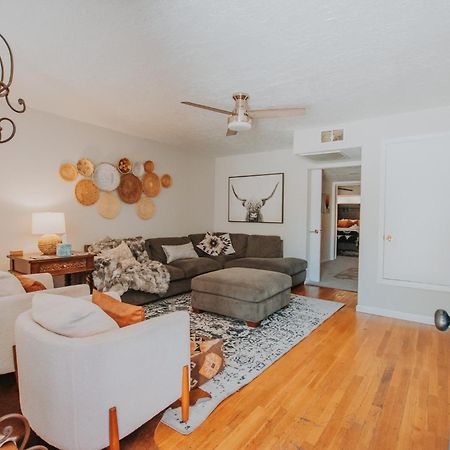 Cowboy Den-Hot Tub-Game Room-Pet Friendly-No Pet Fees! アルバカーキ エクステリア 写真
