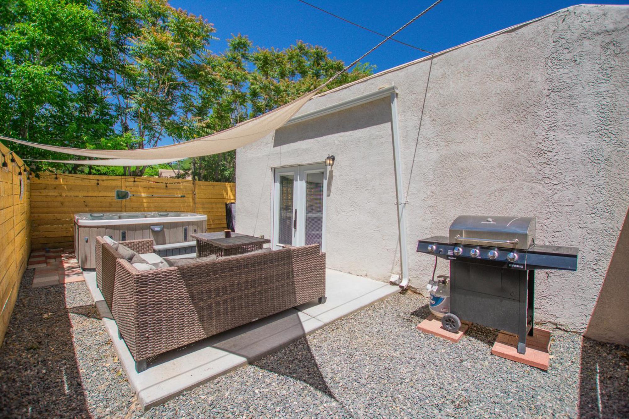 Cowboy Den-Hot Tub-Game Room-Pet Friendly-No Pet Fees! アルバカーキ エクステリア 写真