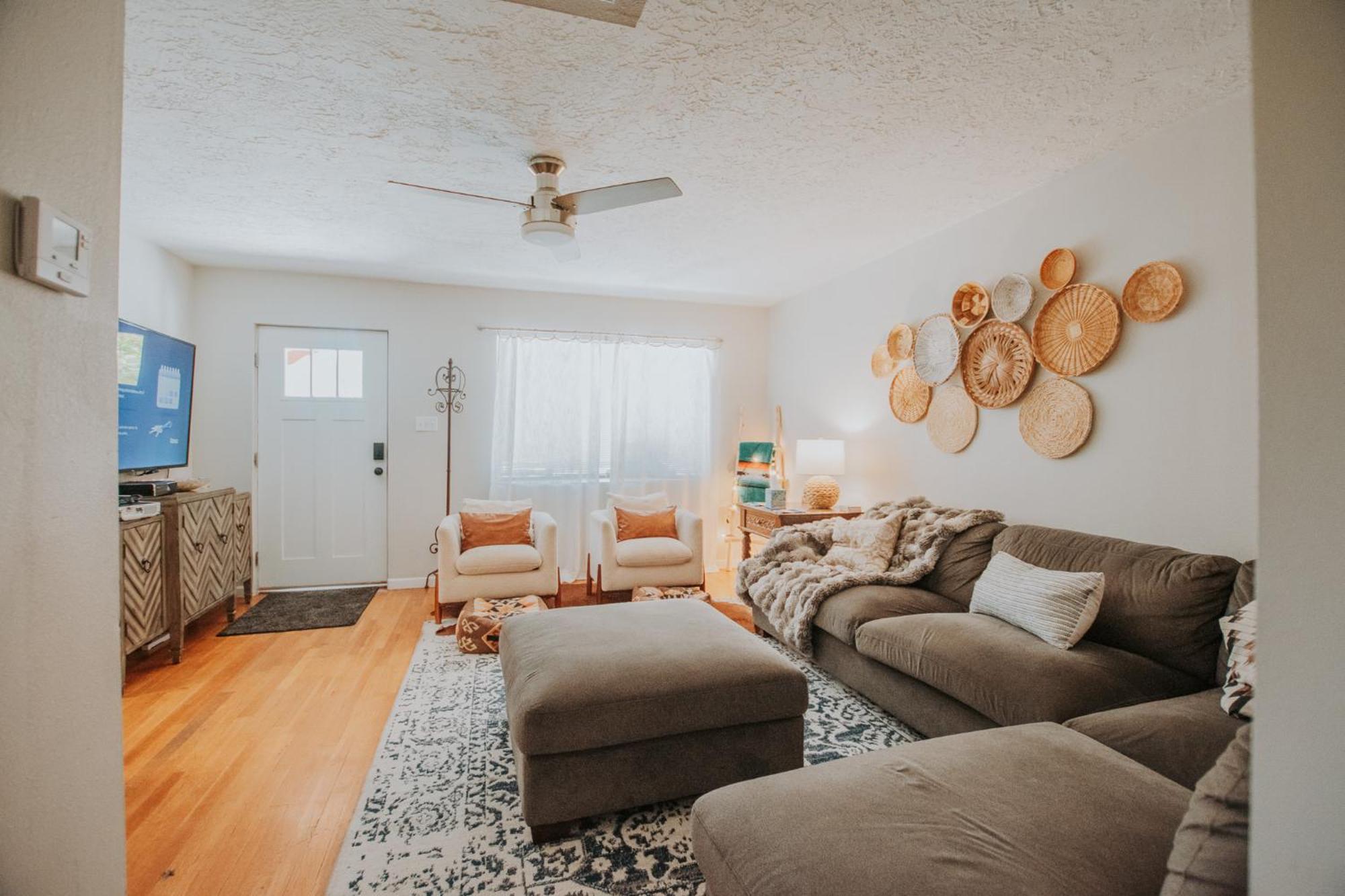 Cowboy Den-Hot Tub-Game Room-Pet Friendly-No Pet Fees! アルバカーキ エクステリア 写真