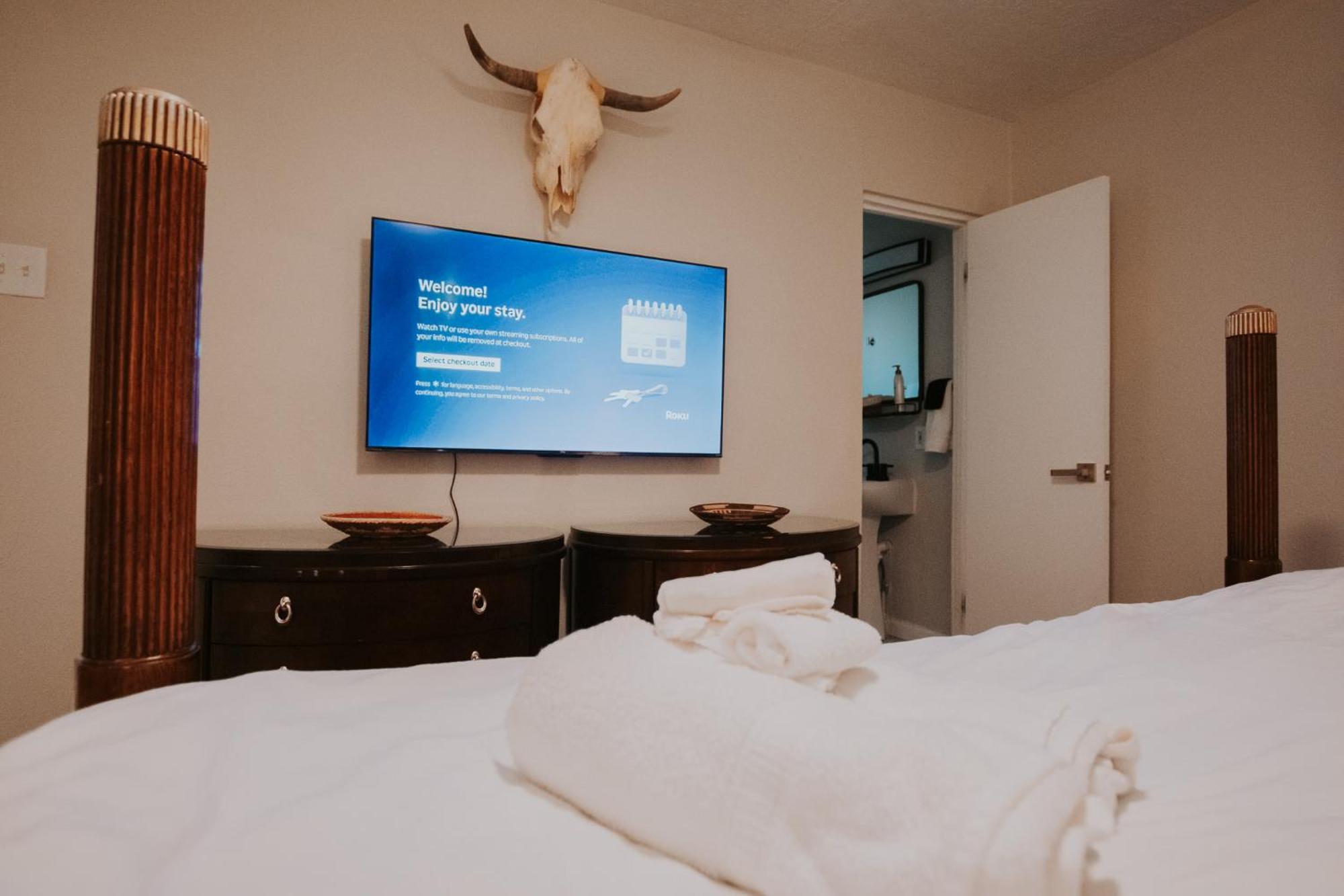 Cowboy Den-Hot Tub-Game Room-Pet Friendly-No Pet Fees! アルバカーキ エクステリア 写真
