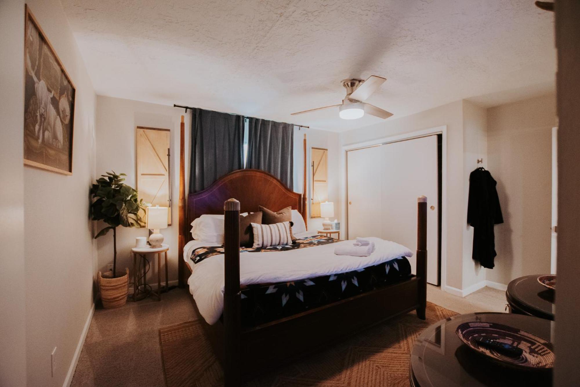 Cowboy Den-Hot Tub-Game Room-Pet Friendly-No Pet Fees! アルバカーキ エクステリア 写真