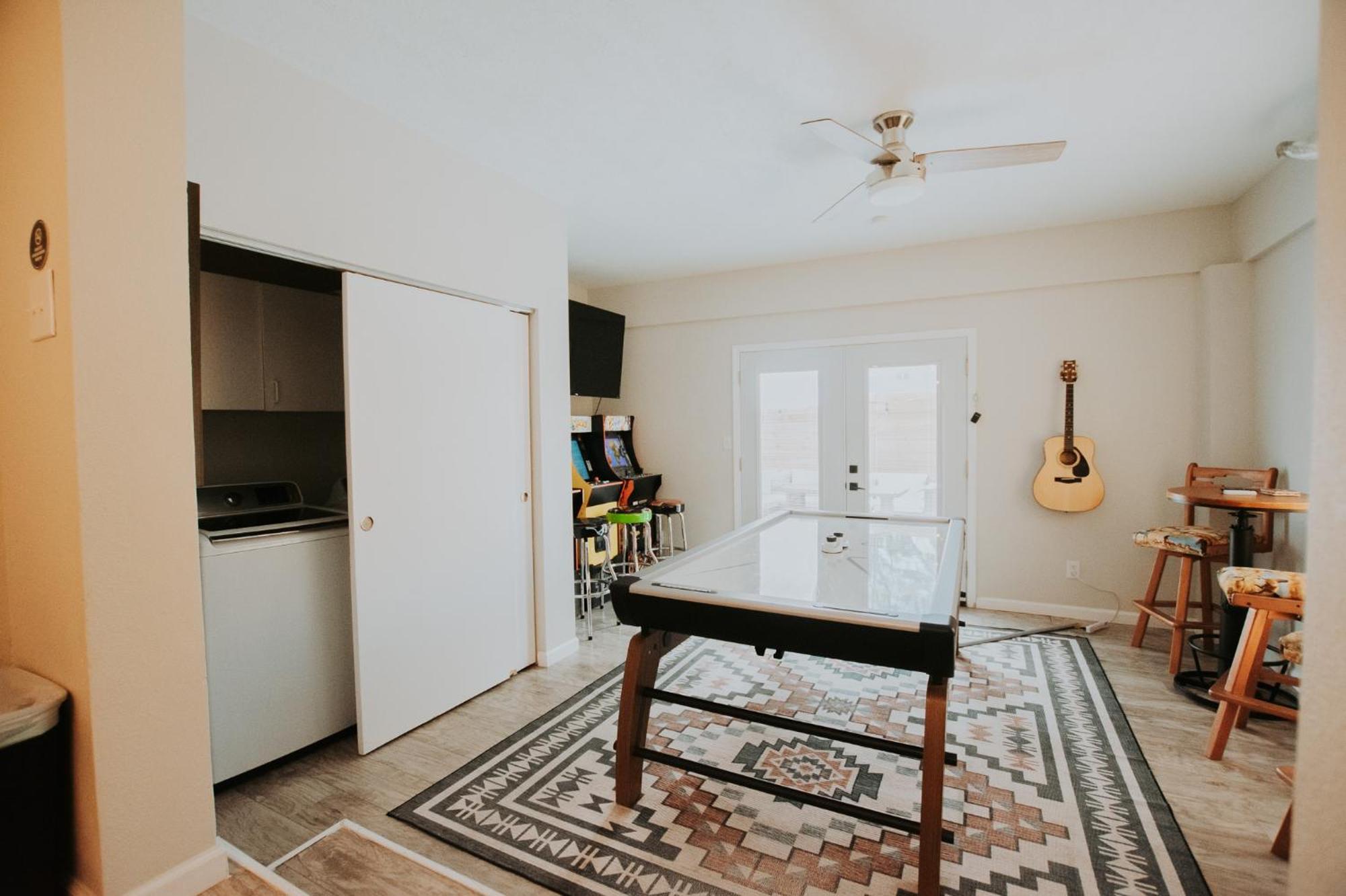 Cowboy Den-Hot Tub-Game Room-Pet Friendly-No Pet Fees! アルバカーキ エクステリア 写真