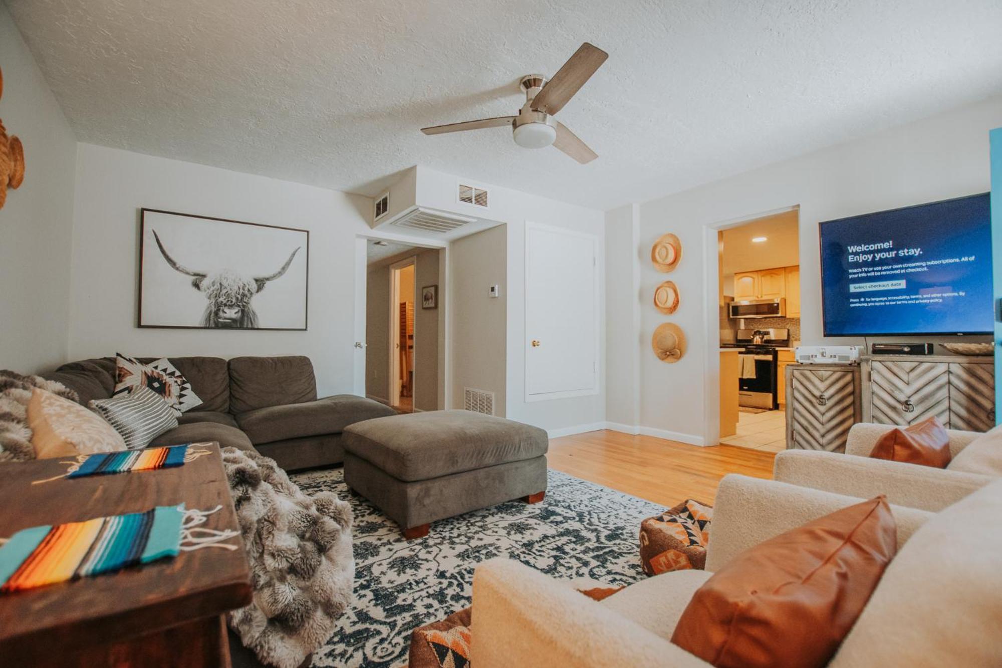 Cowboy Den-Hot Tub-Game Room-Pet Friendly-No Pet Fees! アルバカーキ エクステリア 写真