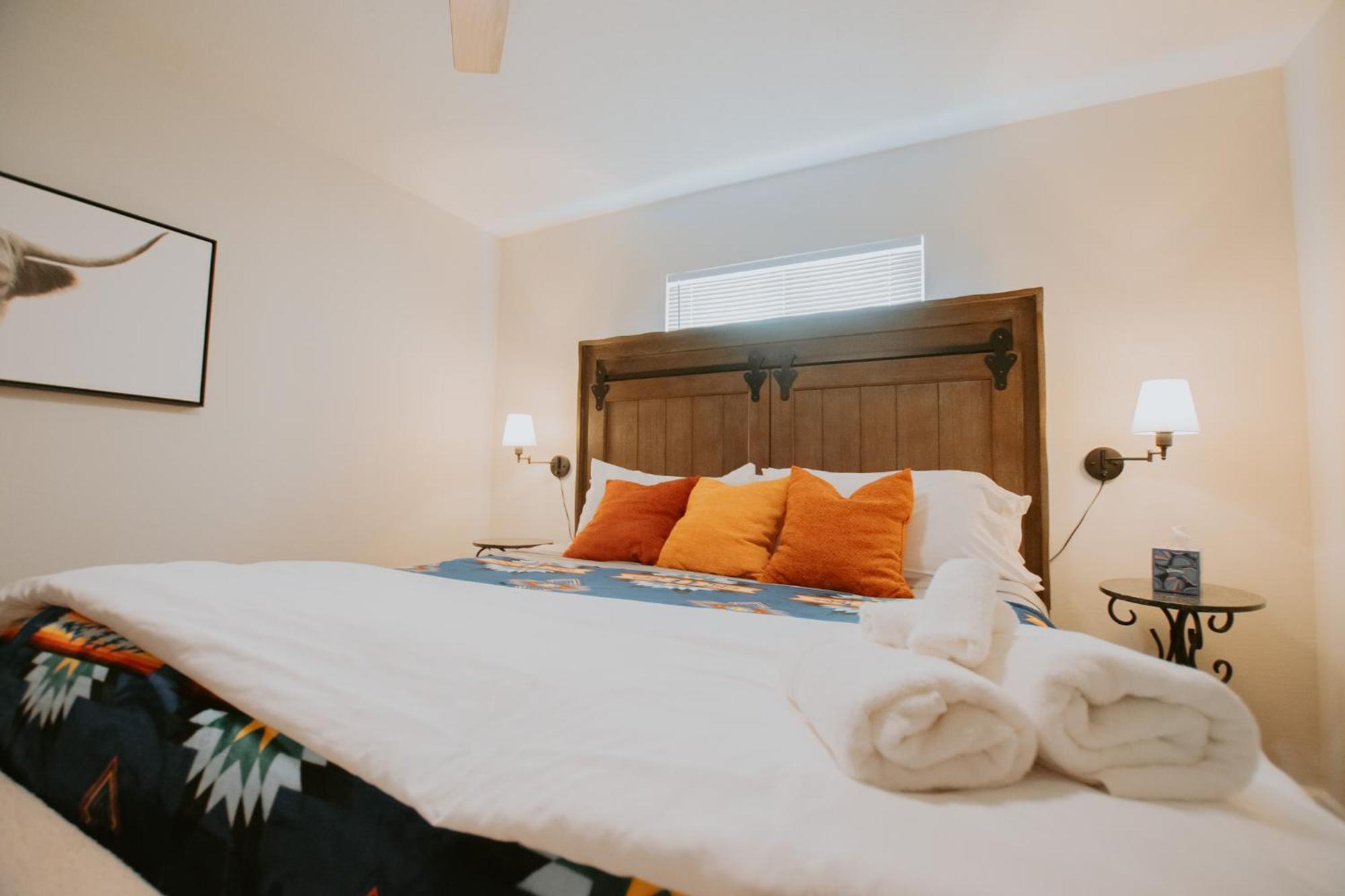 Cowboy Den-Hot Tub-Game Room-Pet Friendly-No Pet Fees! アルバカーキ エクステリア 写真